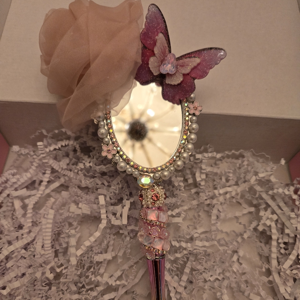 Beaded pen